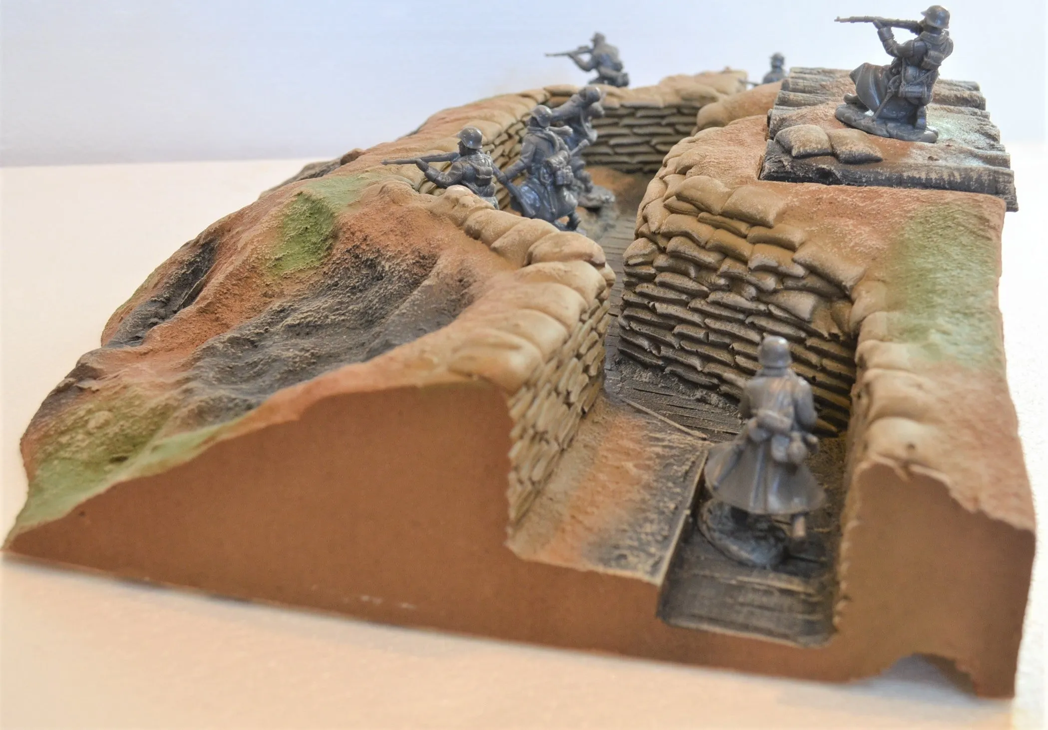 Atherton Scenics Painted WWII WWI Trench Center Interior Command Bunker