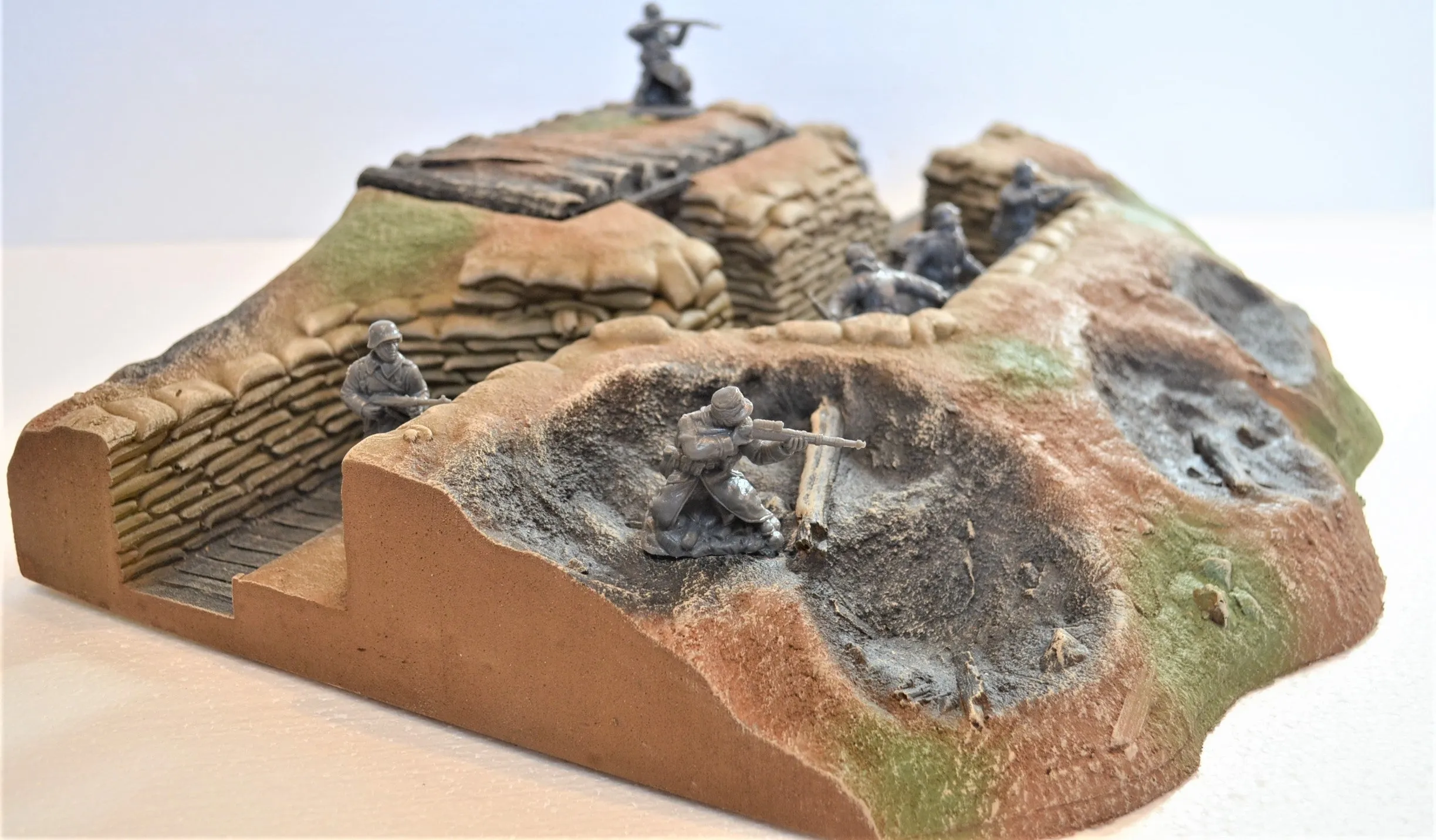 Atherton Scenics Painted WWII WWI Trench Center Interior Command Bunker