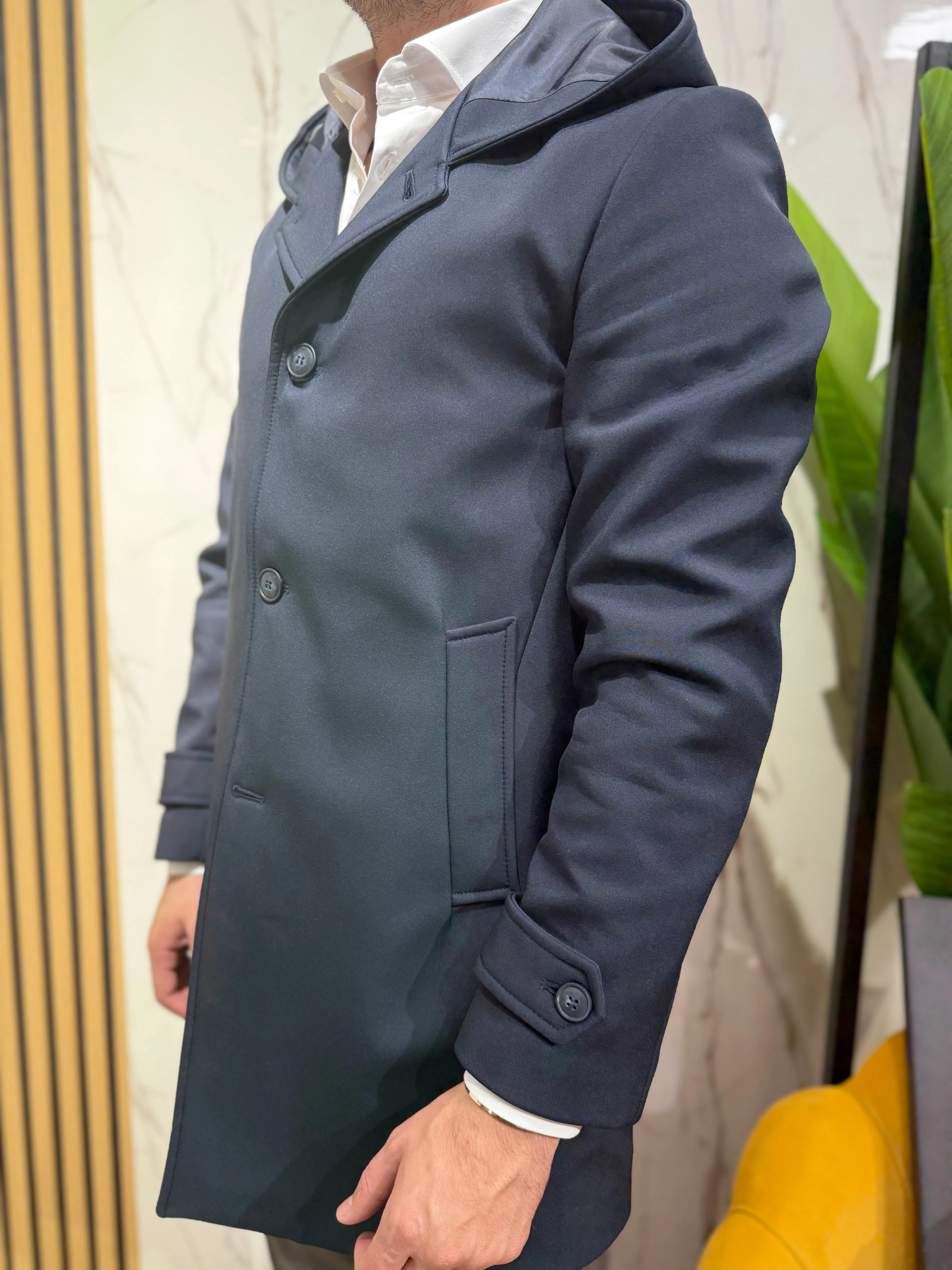 Trench con cappuccio