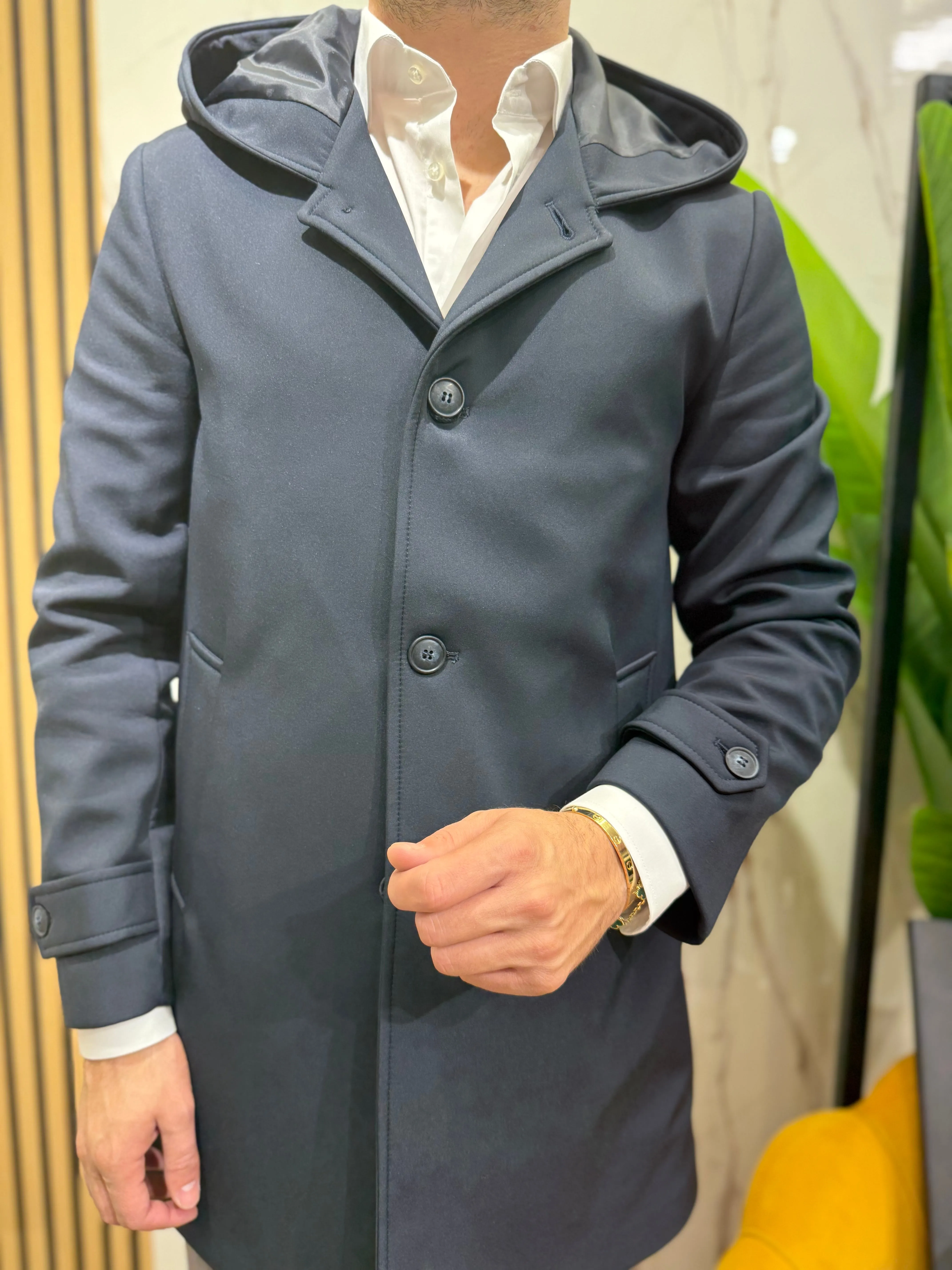 Trench con cappuccio
