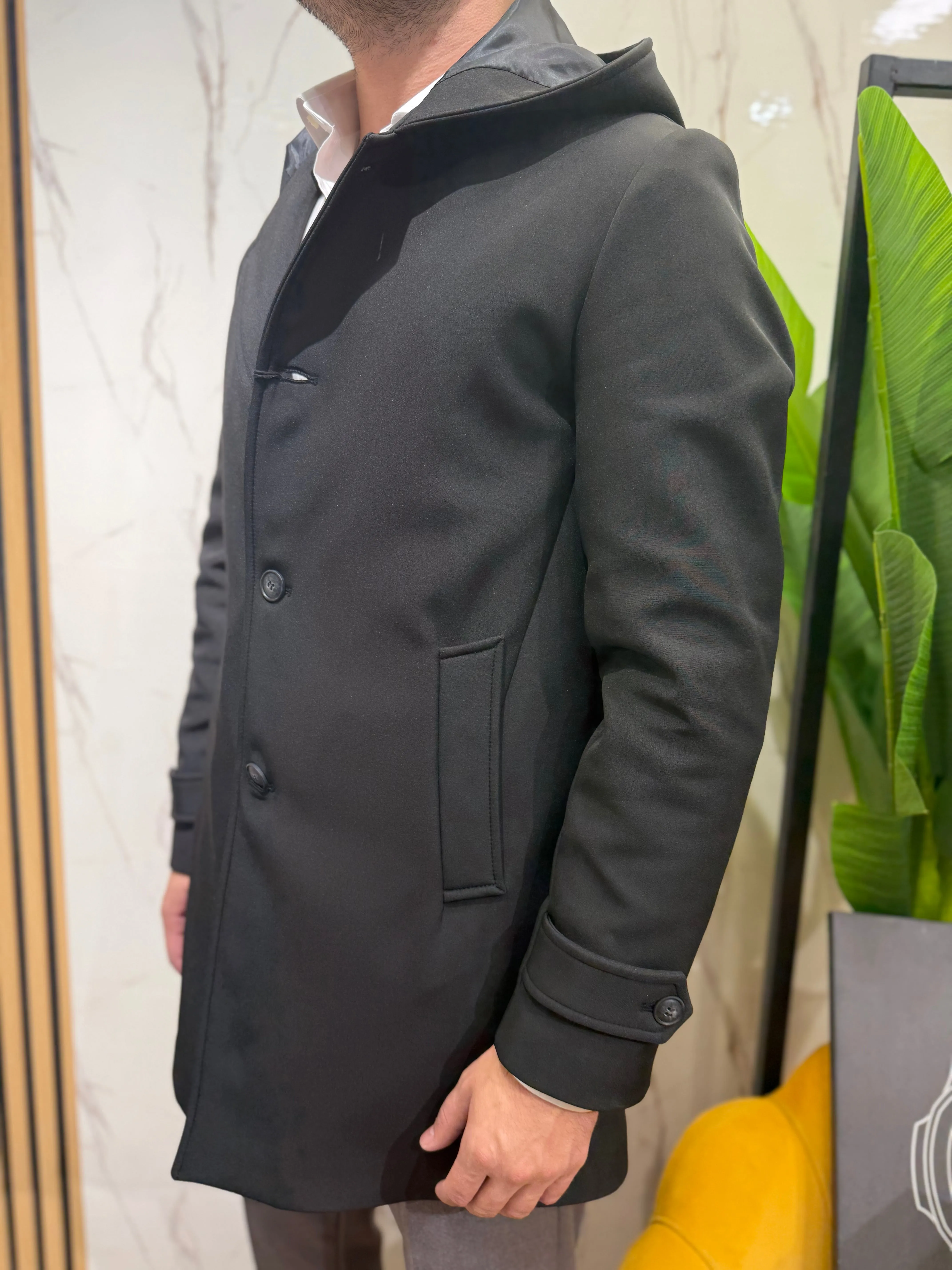 Trench con cappuccio